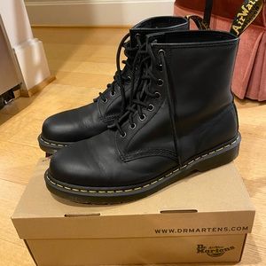 Dr. Martens 1460 8-eye boot